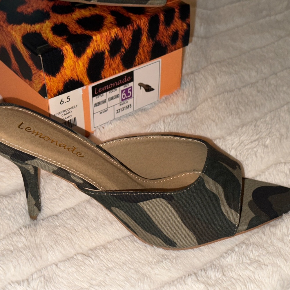 Heels - Picture 2 of 4